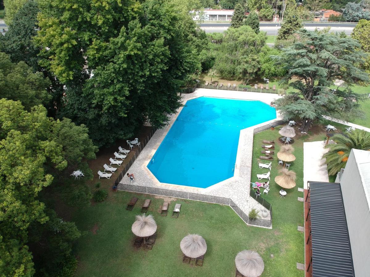 Howard Johnson Resort & Spa Escobar Belen de Escobar Exterior photo