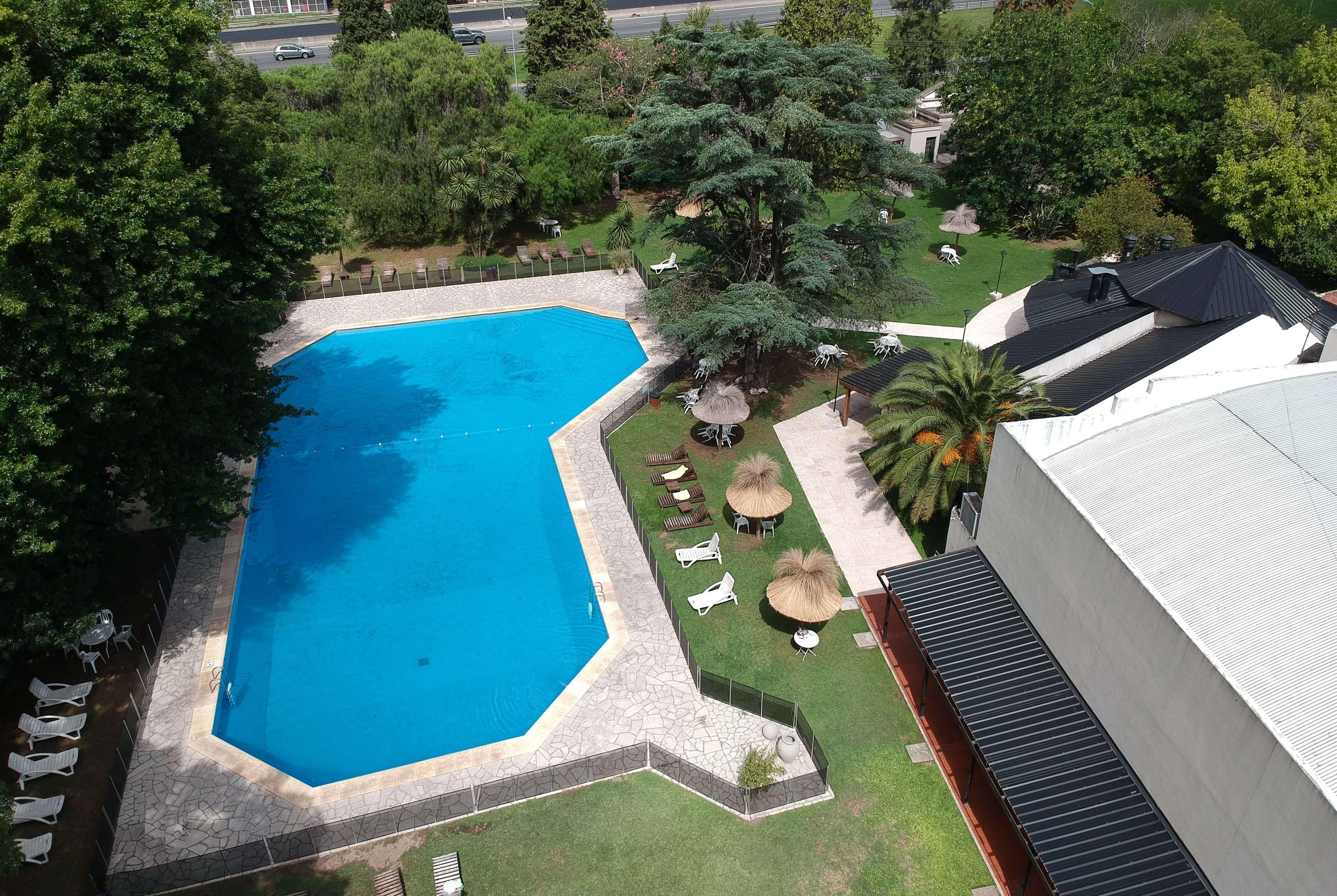 Howard Johnson Resort & Spa Escobar Belen de Escobar Exterior photo