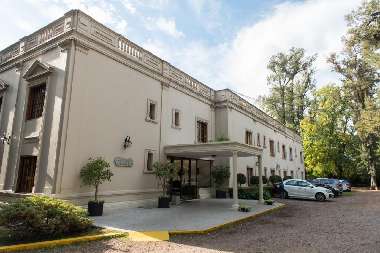 Howard Johnson Resort & Spa Escobar Belen de Escobar Exterior photo