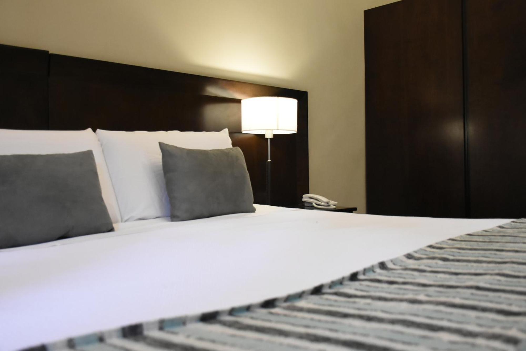 Howard Johnson Resort & Spa Escobar Belen de Escobar Room photo
